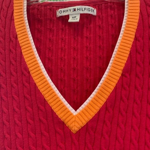 Tommy Hilfiger Women’s mostly cotton, cable knit, magenta V-neck sweater. Size S - Picture 5 of 10